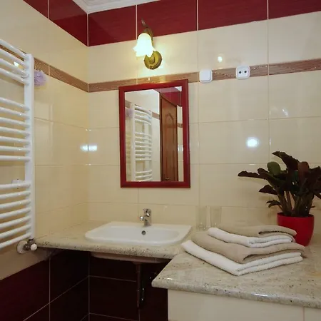 Matyas Apartmanhaz شقة