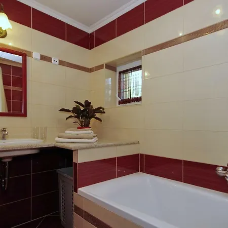 Matyas Apartmanhaz شقة *
