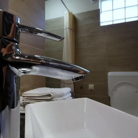 شقة Matyas Apartmanhaz *