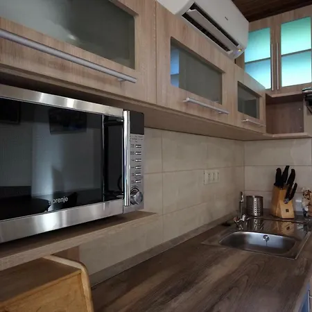 Matyas Apartmanhaz شقة غيولا