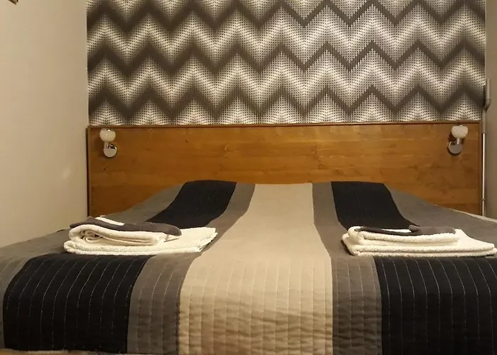 Lägenhet Matyas Apartmanhaz Gyula