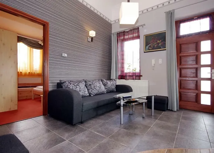 Lägenhet Matyas Apartmanhaz Gyula